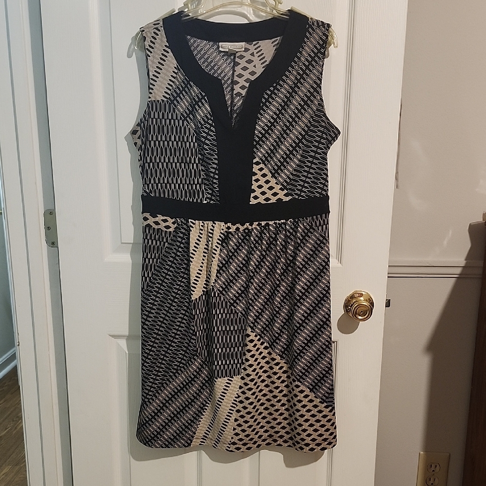 Dana Buchman Black and Cream Geometric Midi Dress, Size LWN